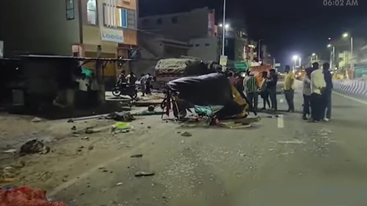 AP News: కొన్ని గంటల్లోనే పెళ్లి.. ఏపీలో ఘోర రోడ్డు ప్రమాదం.. నలుగురు మృతి..!
