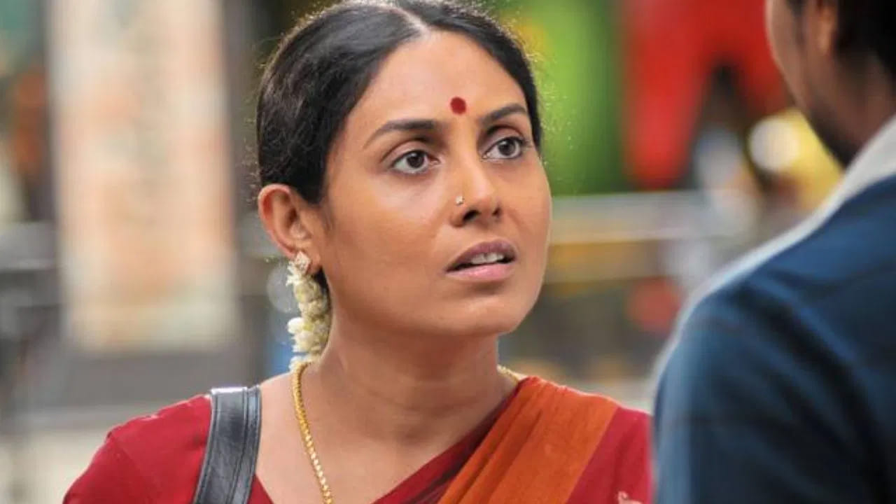 Tollywood : ఆ ఇద్దరూ హీరోలకు తల్లిగా అస్సలు నటించను.. సీనియర్ నటి శరణ్య..