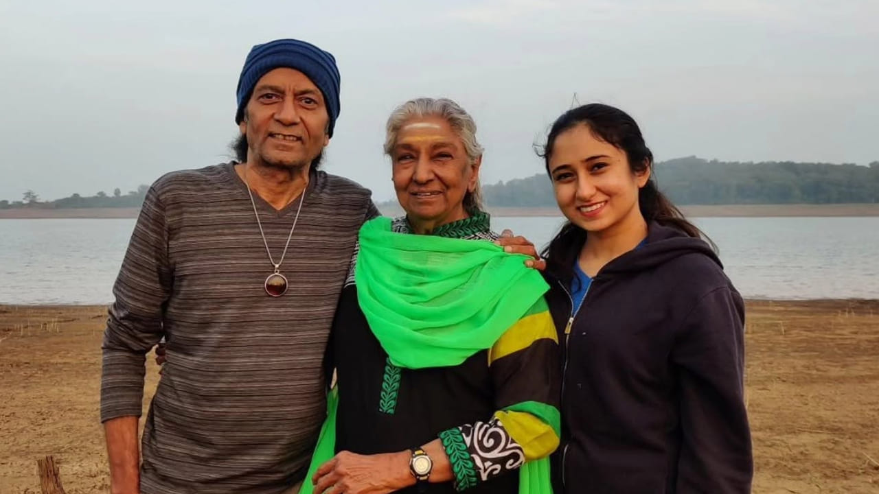 Singer Janaki Family