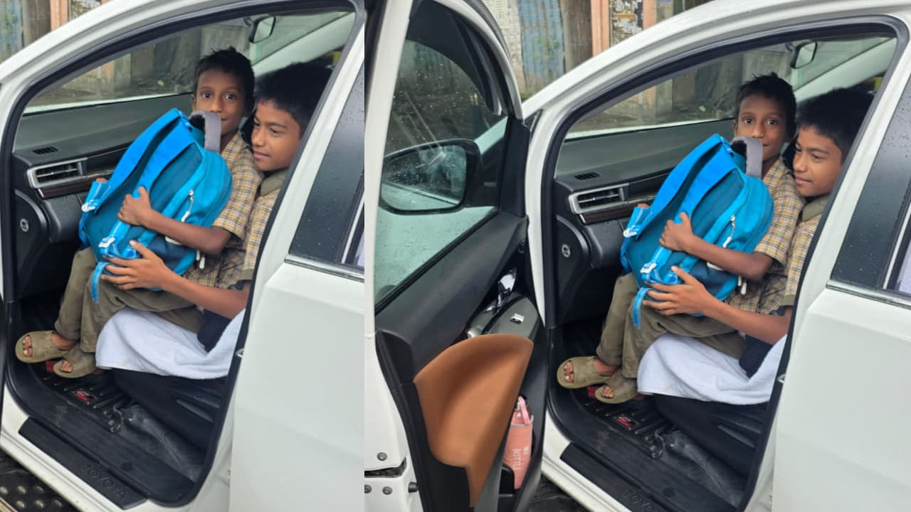 జిల్లా కలెక్టర్ విజయకృష్ణన్.. మాడుగులలో పీజీఆర్ఎస్ కార్యక్రమంలో పాల్గొన్నారు. కార్యక్రమం పూర్తి అయిన తర్వాత కారులో బయల్దేరారు. ఈ క్రమంలోనే బంగారు మెట్ట కూడలిలో కొంతమంది విద్యార్థులు వర్షంలో తడుస్తూ కనిపించారు. ఈ విషయాన్ని కలెక్టర్ గమనించి వెంటనే తన కారు ఆపారు. వారి నుంచి వాకబు చేశారు. బస్సు కోసం విద్యార్థులు ఎదురుచూస్తున్న విషయాన్ని కలెక్టర్ గమనించారు.