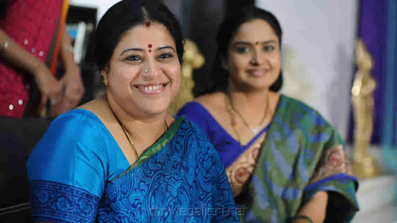 Sudha: ఇండస్ట్రీలో ఫేమస్ పర్సన్.. అతడిపై క్రష్ ఉందని చెప్తే ఏమన్నారంటే.. సీనియర్ నటి సుధా..