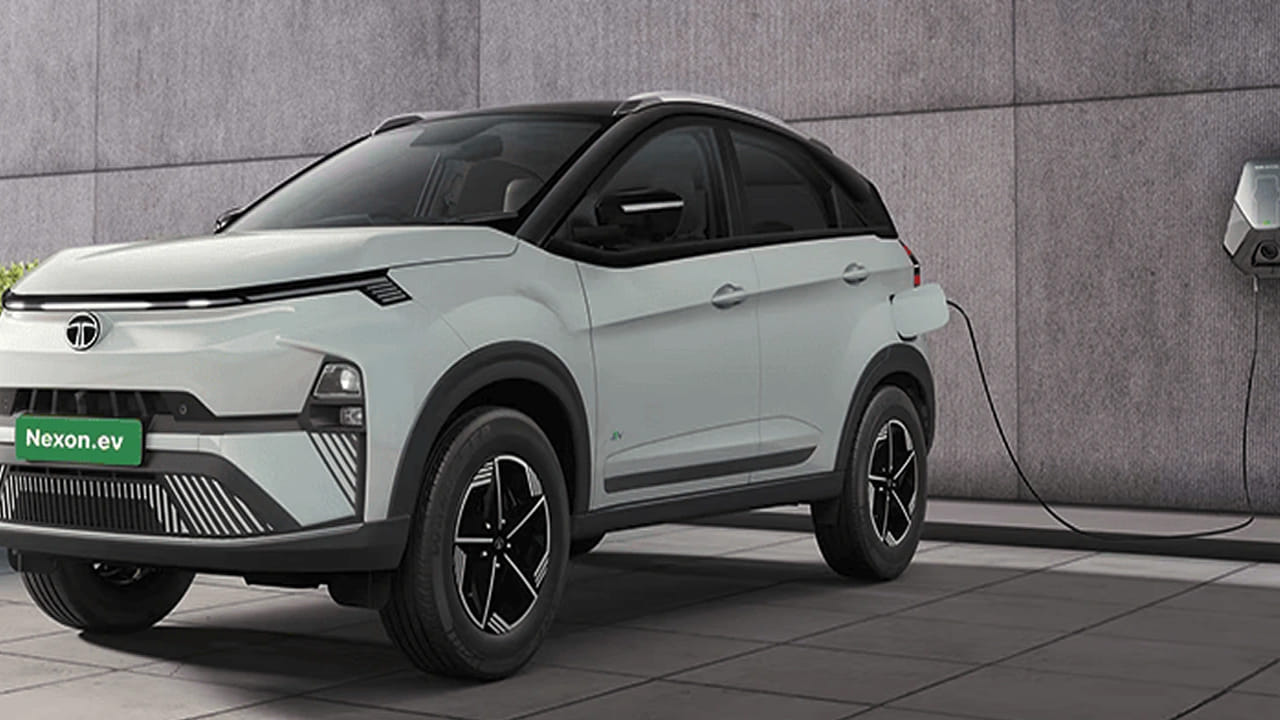 Tata EV Discounts: టాటా ఈవీ కార్లపై బంపర్ ఆఫర్.. రూ.3.35 లక్షల వరకు డిస్కౌంట్..!