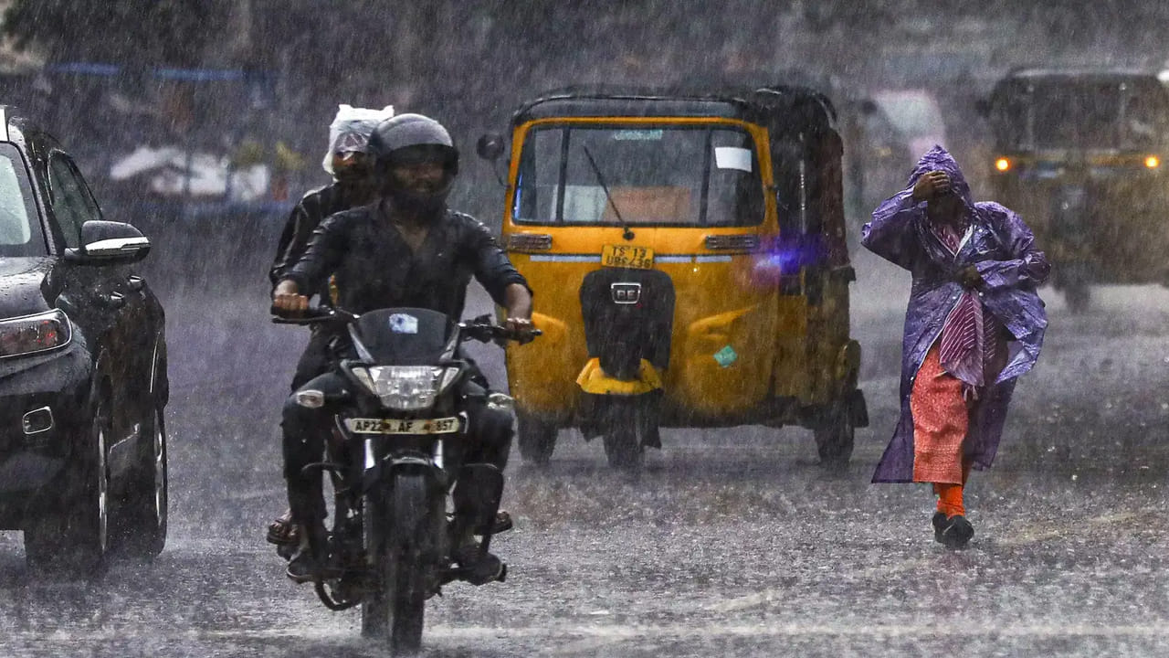 Telangana Rains: తెలంగాణలో భారీ వర్షాలకు ఛాన్స్. వాతావరణశాఖ బిగ్ అప్డేట్.. ప్రజలకు అలర్ట్..