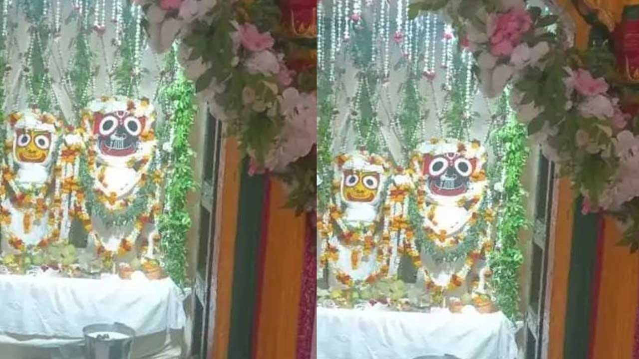 కొన్నేళ్లుగా తాతల కాలం నుంచి ఇదే సాంప్రదాయాన్ని కొనసాగిస్తున్నారు ఆలయ నిర్వహకులు. వారి కుటుంబ సభ్యులు మాత్రమే ధూప దీప నైవేద్యాలు నిత్యం పెట్టడానికి అనుమతి ఉంటుంది. మిగితా రోజుల్లో ఈ ఆలయంలోకి వె	ళ్లడానికి భక్తులకు అనుమతి ఉండదు. తొలి ఏకాదశికి మాత్రమే భక్తులకు ఆలయంలోకి అనుమతిస్తారు.  
