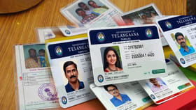 తెలంగాణలో స్మార్ట్‌ రేషన్‌ కార్డులు.. పంపిణీ ఎప్పుడో తెలుసా..?