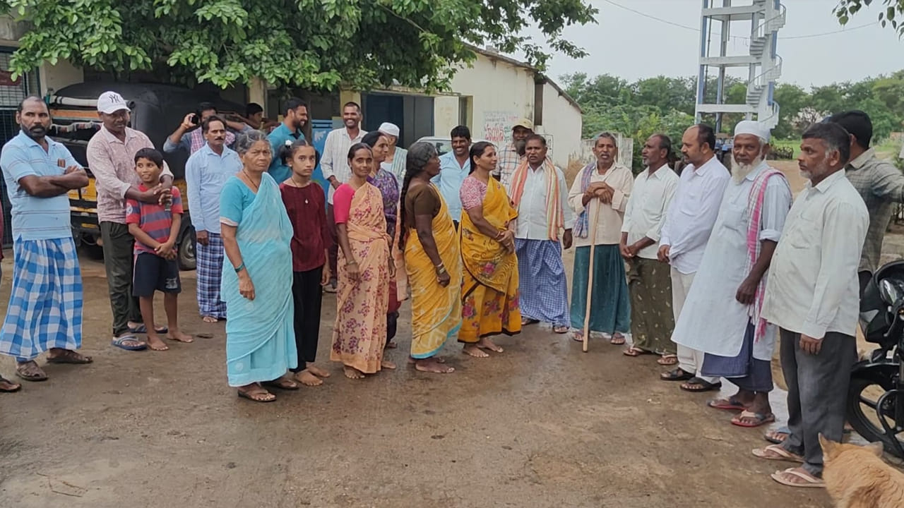Telangana: 100 ఏళ్లుగా మద్యం సీసా అడుగుపెట్టని స్ఫూర్తిదాయక గ్రామం..