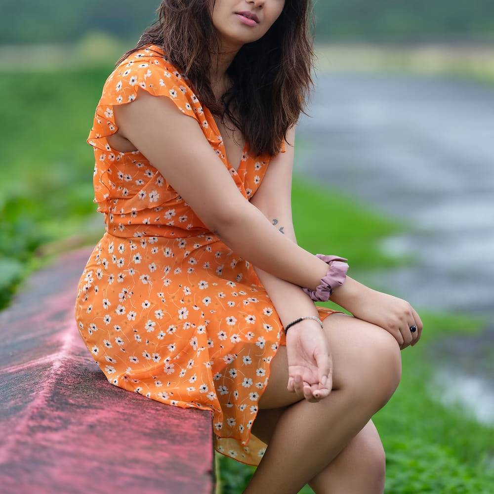 తక్కువ సినిమాలతో క్రేజ్ తెచ్చుకొని ఆతర్వాత సినిమాలకు, నటనకు గుడ్ బై చెప్పిన వారు చాలా మంది ఉన్నారు. కొంతమంది అనుకోని కారణాలతో నటనకు దూరంగా ఉంటే.. మరి కొంతమంది పెళ్లి చేసుకొని సినిమాలకు దూరం అవుతున్నారు. కొంతమంది సహాయక పాత్రలు చేస్తున్నారు మరికొంతమంది మాత్రం.. అక్క, వదిన పాత్రలు చేసి మెప్పిస్తున్నారు. ఇదిలా ఉంటే ఇప్పుడు మనం మాట్లాడుకునే హీరోయిన్ కూడా ఒకానొక సమయంలో వరుస సినిమాలతో మంచి క్రేజ్ సొంతం చేసుకుంది.