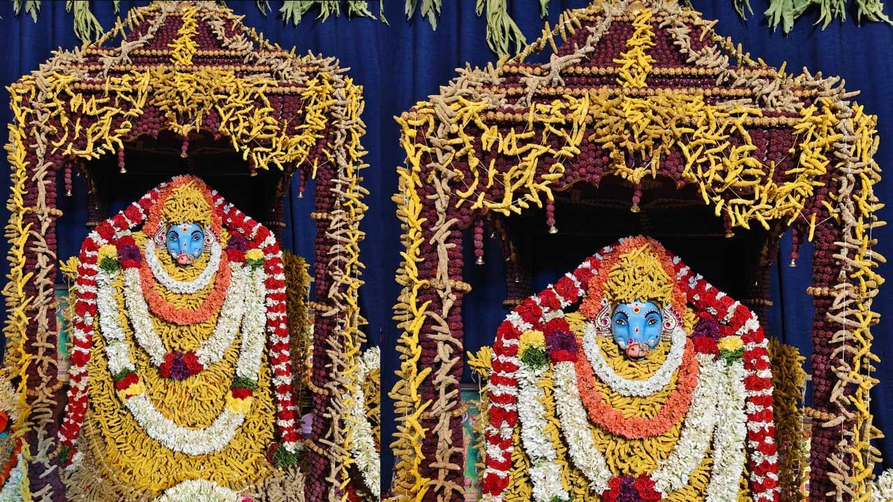 మంగళప్రదమైన పసుపు కొమ్ముల మాలలు, సుగంధ భరిత దివ్య పుష్ప హారాల ధారణతో జగన్మాత దివ్య మంగళ స్వరూపిణిగా సాక్షాత్కరించగా... ఆ లలిత సుందర రూపాన్ని తిలకించిన భక్తులు తన్మయత్వంతో మైమరచిపోయారు. ఉత్సవాల సందర్భంగా ఆలయ అర్చకులు అమ్మవారికి శాస్త్రోక్తంగా ప్రత్యేక అభిషేకాలు, కుంకుమార్చనలు గావించి ధూప దీప నైవేద్యాలు సమర్పించారు. సర్వాలంకార భాషితమైన జగజ్జననిని దర్శించుకునేందుకు ఏలూరుతో పాటు పరిసర ప్రాంతాల నుంచి భక్తజనం, ముఖ్యంగా మహిళామణులు పెద్ద సంఖ్యలో తరలి వచ్చారు.