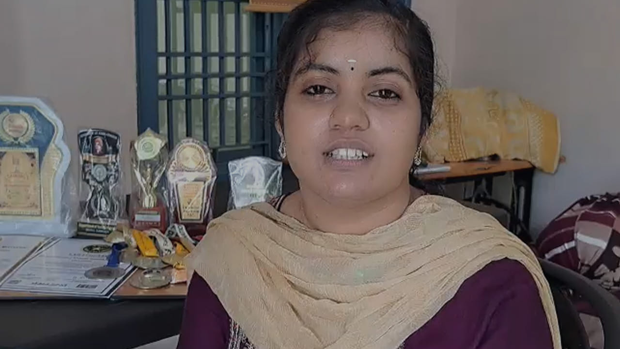 ఆమె ఇప్పటికే ఎన్నో విలువైన బహుమతులు పోటీల్లో గెలుచుకున్నారు. నేషనల్ ఇంటర్నేషనల్ నోబెల్ లో అనేక బహుమతులు గెలుచుకోగా ఇంకా అనేక చిత్రాలు భవిష్యత్తులో రూపొందించేందుకు కార్యచరణ ఉందని పార్వతి వివరణ ఇచ్చారు.