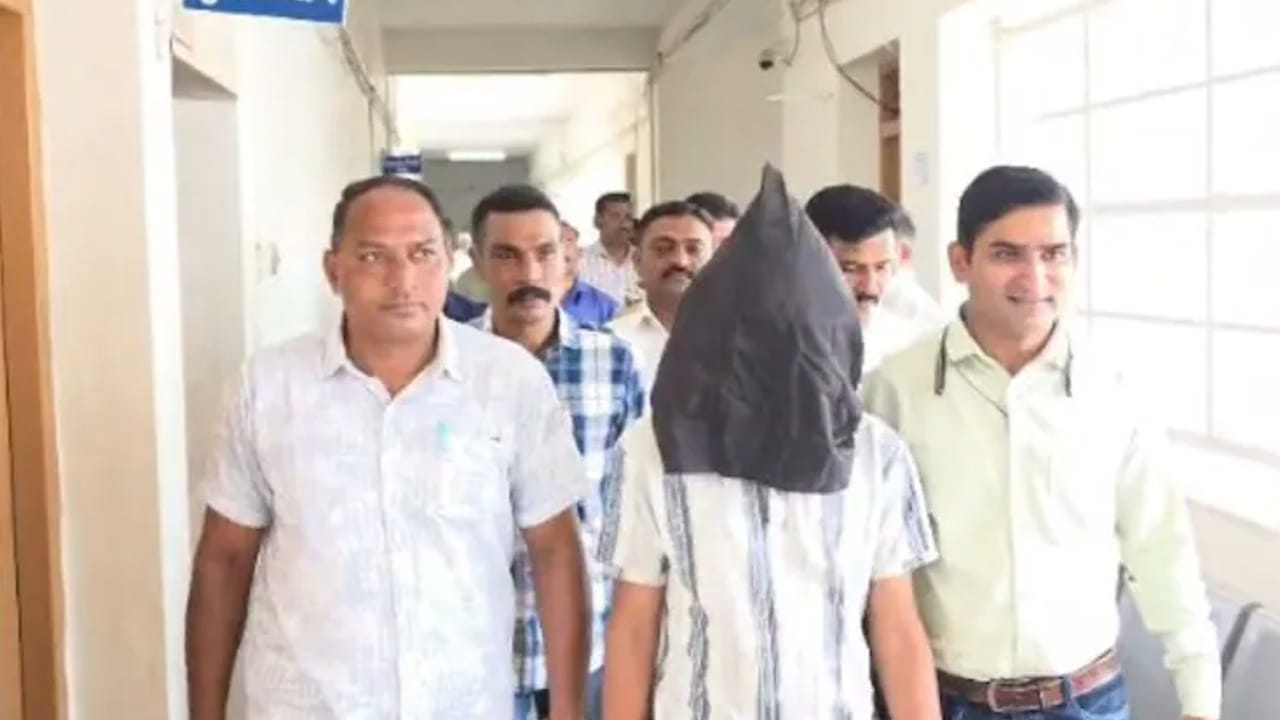 మైనర్లు, యువకులే అతని టార్గెట్.. ఫోన్లో 600 వీడియోలు! 4 ఏళ్లుగా ఇదే పని