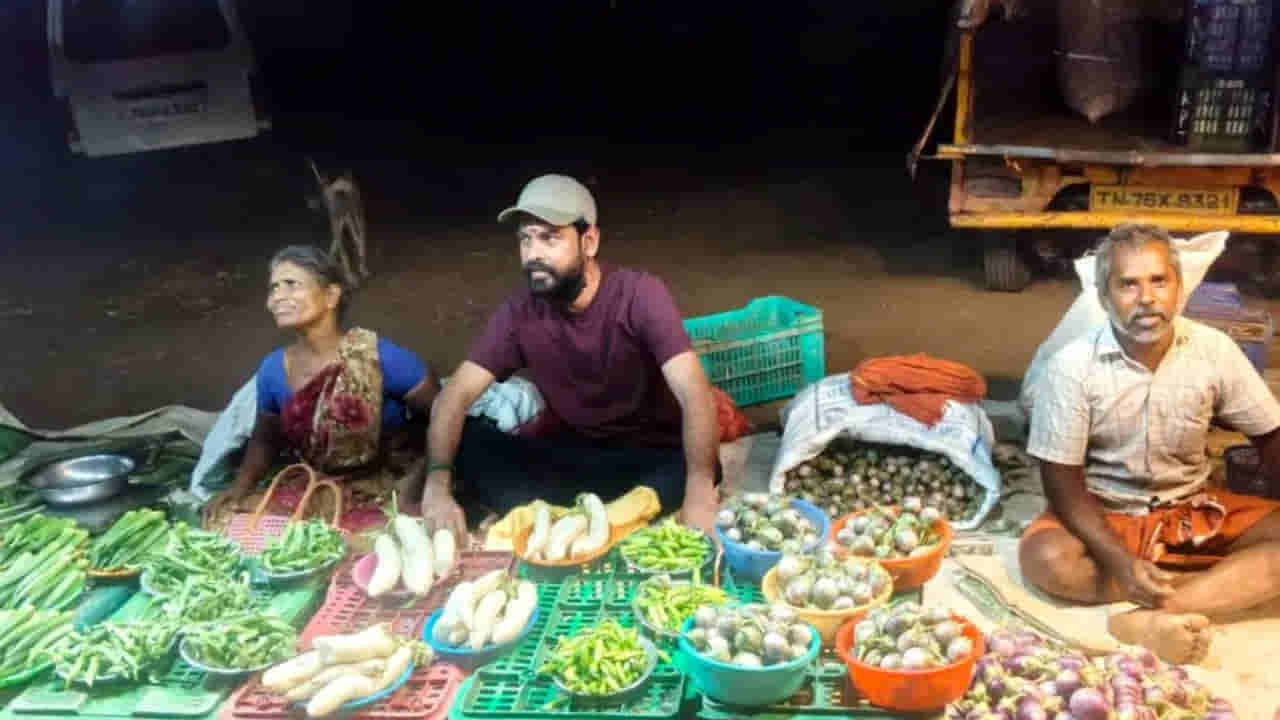 అయ్యయ్యో ఎంత కష్టమొచ్చింది..! రోడ్డు మీద కూరగాయలు అమ్ముతూ కనిపించిన నటుడు..