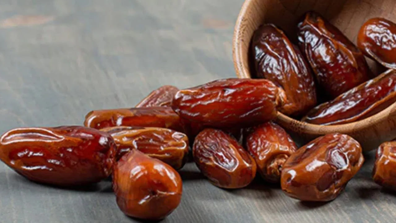 Almonds Vs Dates