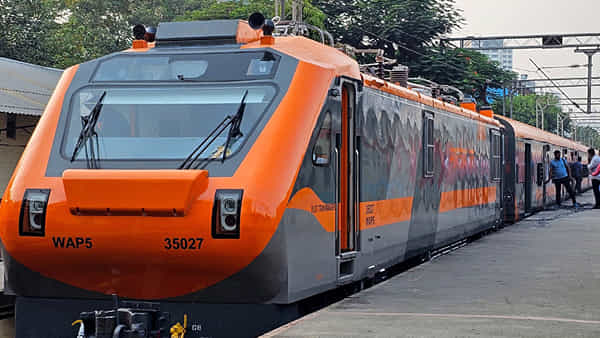 Indian Railways: తెలుగు రాష్ట్రాలకు మరో అమృత్ భారత్ ఎక్స్ప్రెస్.. ఈ రూట్ ఫిక్స్.. తక్కువ ధరలో వందే భారత్ తరహా ప్రయాణం..