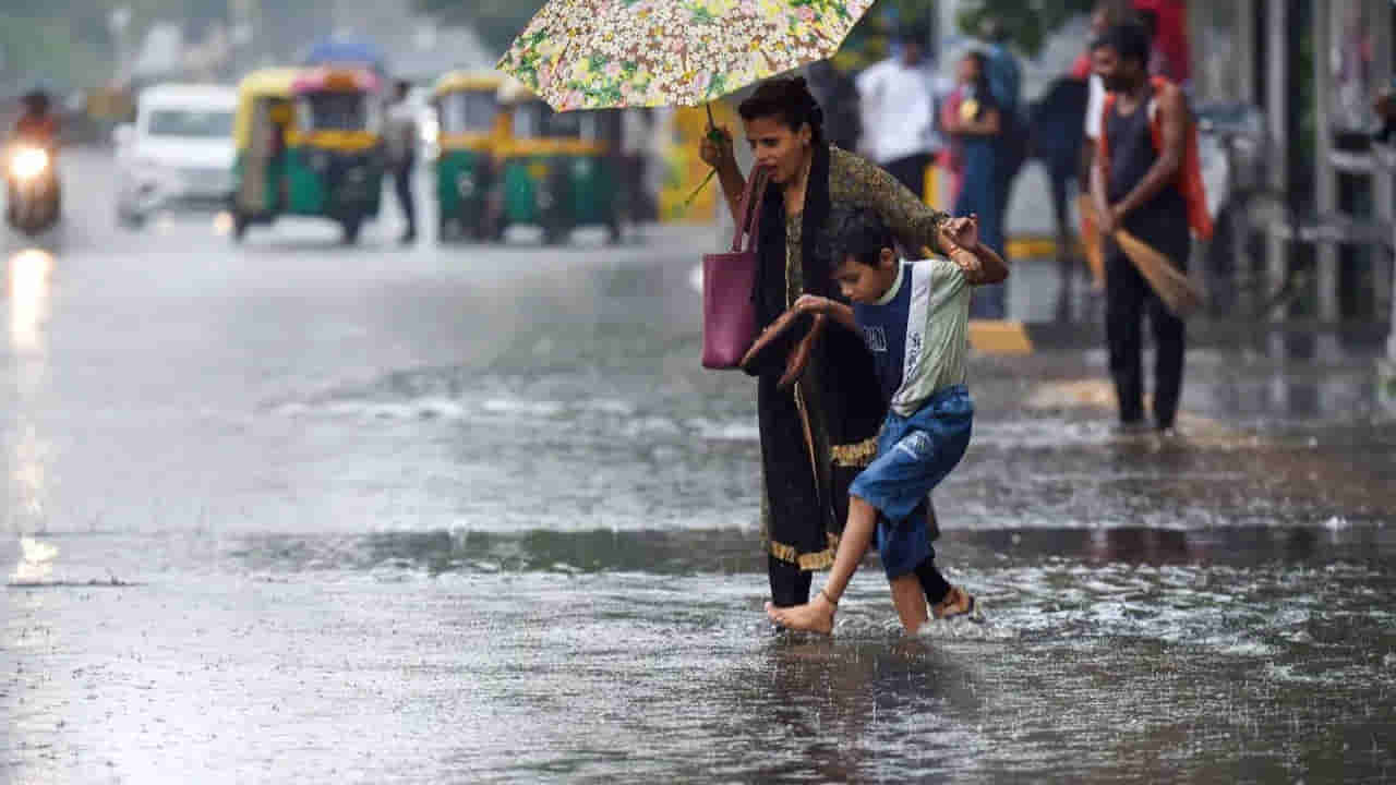 తెలుగు రాష్ట్రాలకు బిగ్ అలర్ట్.. మూడు రోజుల పాటు వాతావరణం ఎలా ఉంటుందో తెలుసా..?