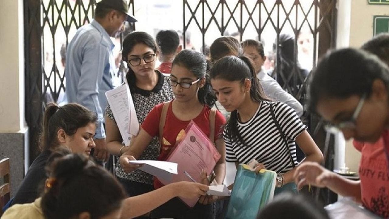 AP EAPCET 2026 కౌన్సెలింగ్ తొలి విడతలో లక్షకు పైగా సీట్లు భర్తీ.. ప్రైవేటు వర్సిటీలదే జోరు