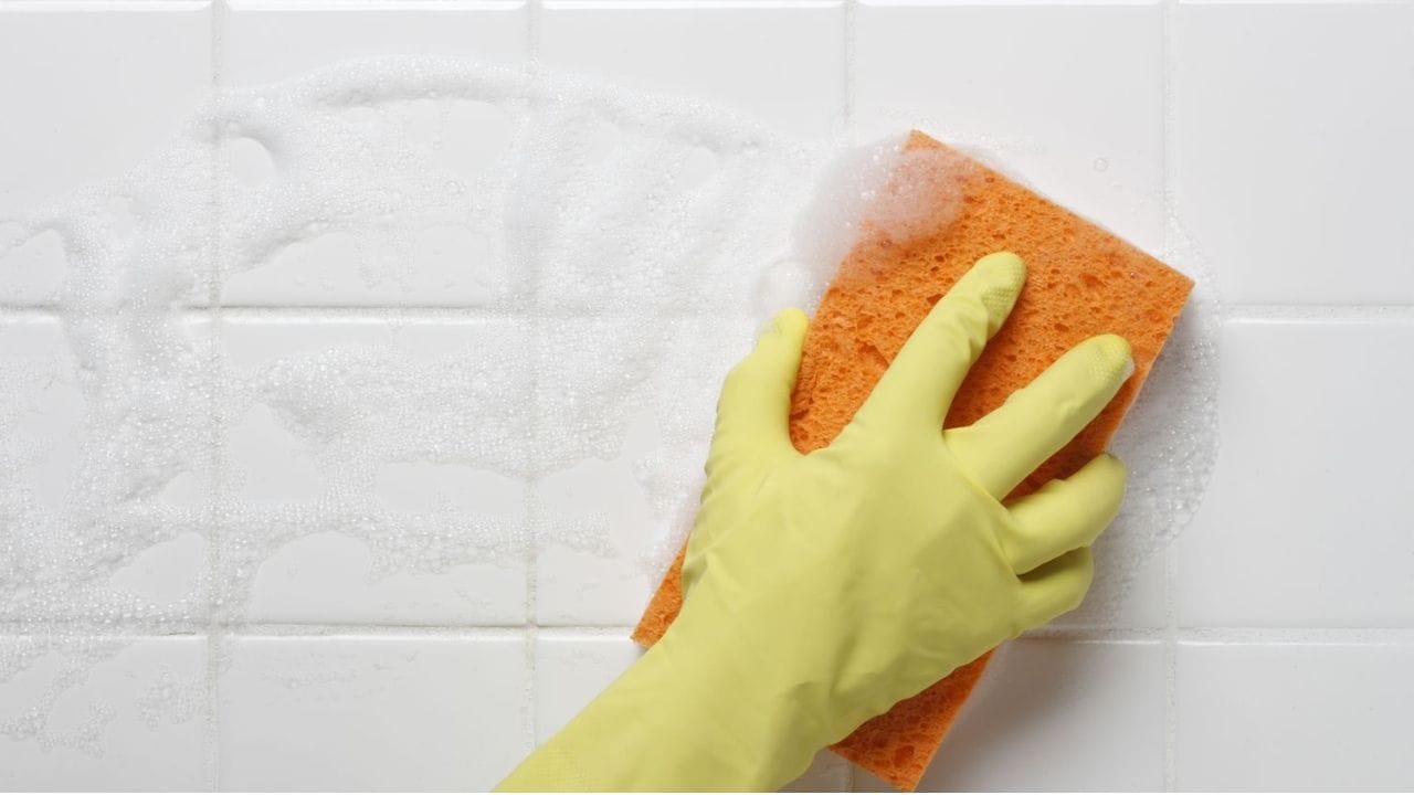 Bathroom Tiles Cleaning (1)