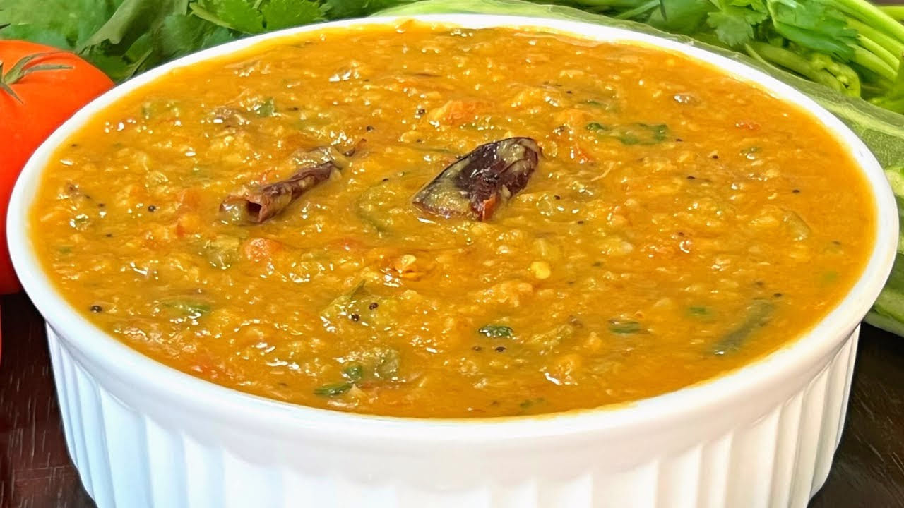 తయారీ విధానం: ముందుగా కందిపప్పును శుభ్రంగా కడిగి కుక్కర్‌లో పసుపు, తగినన్ని నీళ్లు పోసి మెత్తగా ఉడికించి మెదుపుకోవాలి. అలాగే లేత బీరకాయలపై ఉండే పీచు చెక్కును తీసి మీడియం సైజు ముక్కలుగా కోసి, గిన్నెలో నీళ్లు పోసి 80 శాతం వరకు ఉడికించి పక్కన పెట్టుకోవాలి.
