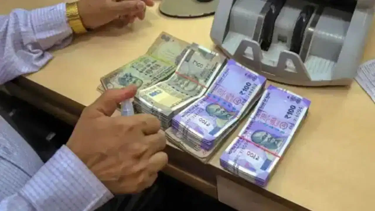 Savings Account: సేవింగ్స్ అకౌంట్లో ఏడాదికి ఎంత క్యాష్ డిపాజిట్ చేయవచ్చు? పరిమితి దాటితే ఏం జరుగుతుంది?