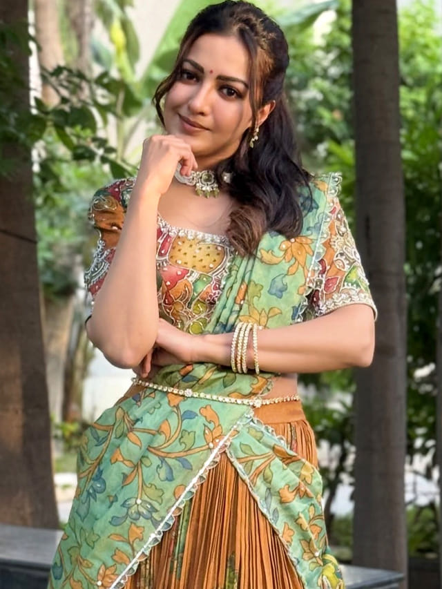 అందంతో కట్టిపడేస్తున్న వయ్యారి భామ కేథ‌రిన్ థ్రెసా