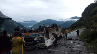 Bus Accident: ఘోర బస్సు ప్రమాదం.. ఏడుగురు మృతి, 11 మందికి తీవ్ర గాయాలు..!