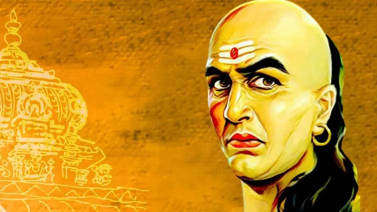 కోపాన్ని తగ్గించేందుకు చాణక్యుడు చెప్పినవి ఇవే.. విపరీత కోపం వచ్చినప్పుడు మీ మనసును మీరు ప్రశాంతంగా ఉంచుకోవడం చాలా అవసరం. ఇంకా కోపం వచ్చిన వెంటనే రియాక్ట్ కాకుండా కొంత సమయం సైలెంట్ గా ఉండాలి. ఇంకా మీరు ఆ సమయంలో మీ పరిస్థితి నుంచి కొంచం దూరంగా ఉండటం మంచిది.