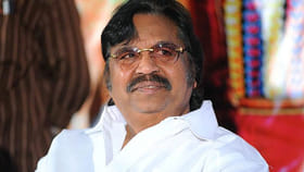 రాత్రికి రాత్రే హీరోని మార్చేసిన దాసరి..