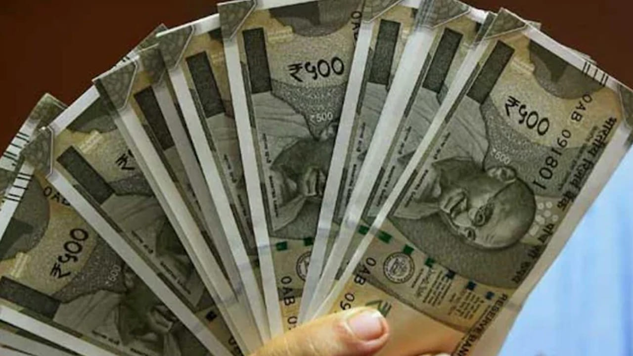 FD Rules: ఎఫ్డీలో డబ్బులు పెడుతున్నారా? వయసును బట్టి మారే ఈ రూల్స్ తెలుసుకోండి!