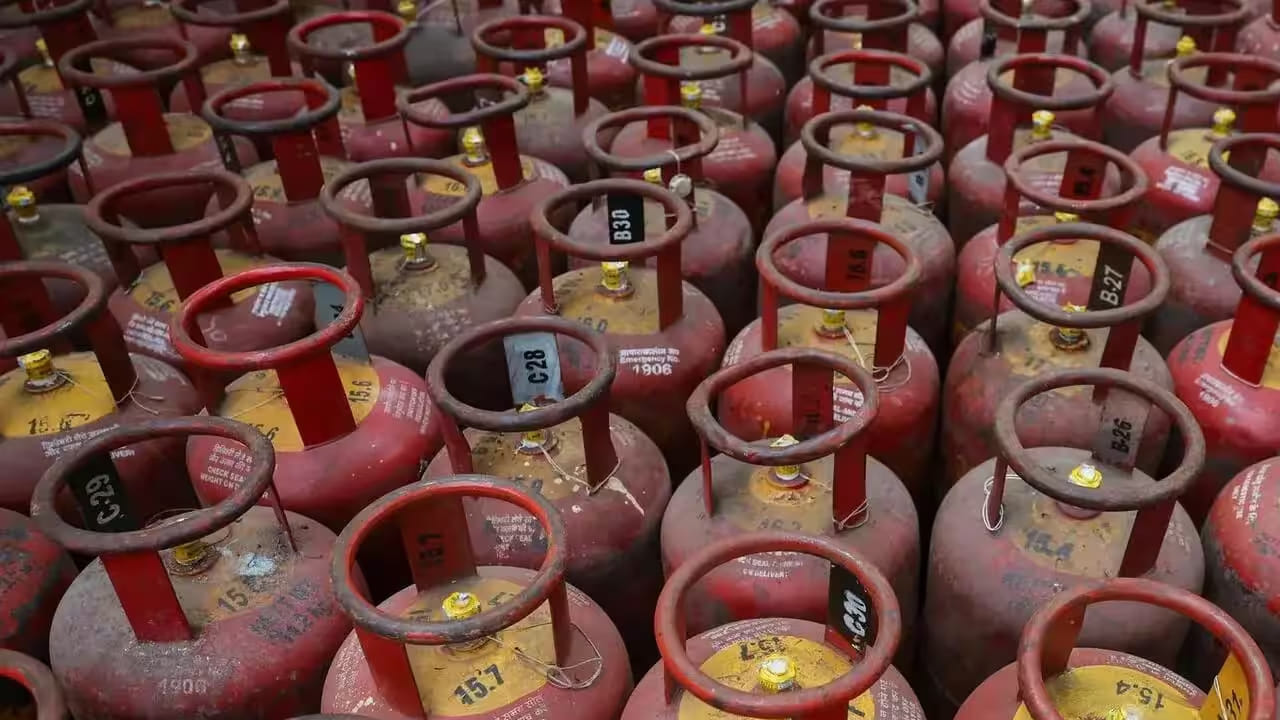 Gas Cylinder 4