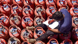 Gas Cylinder: గ్యాస్ సిలిండర్లు వాడేవారికి కేంద్రం ఫైనల్ ఛాన్స్.. ఆగస్ట్ 16 వరకు టైమ్.. ఖచ్చితంగా ఈ పని చేయాల్సిందే..