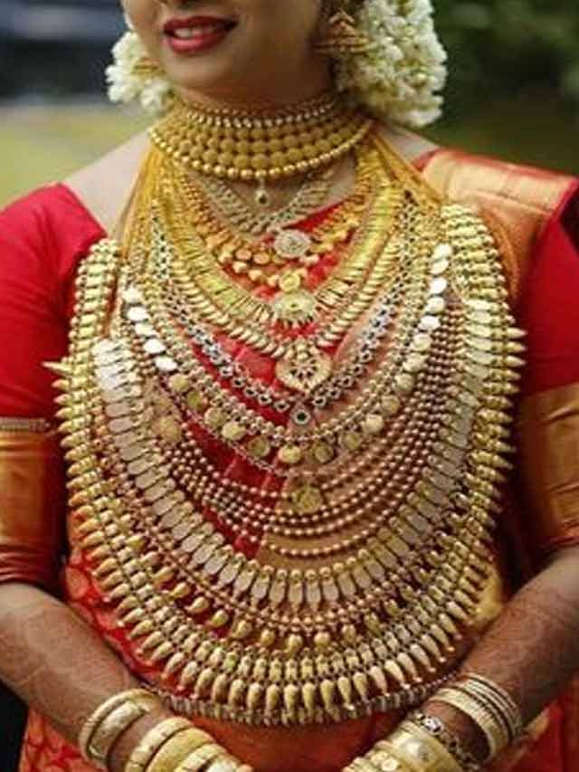 రూపాయి ఖర్చు లేకుండా మీ పాత బంగారాన్ని మెరిపించుకోండిలా..!