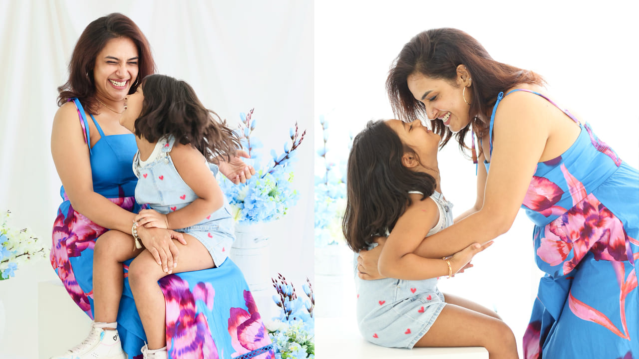 Hari Teja: బిగ్బాస్ ఫేం యాంకర్ హరితేజకు ఇంత పెద్ద కూతురుందా? అచ్చం అమ్మలాగే ఉందిగా.. ఫొటోస్ ఇదిగో Hari Teja: బిగ్బాస్ ఫేం యాంకర్ హరితేజకు ఇంత పెద్ద కూతురుందా? అచ్చం అమ్మలాగే ఉందిగా.. ఫొటోస్ ఇదిగో