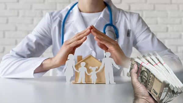Health Insurance: సంచలన నిర్ణయం.. రూ. 25 లక్షల వరకు ప్రతి ఒక్కరికి ఉచితంగా వైద్య సేవలు..!