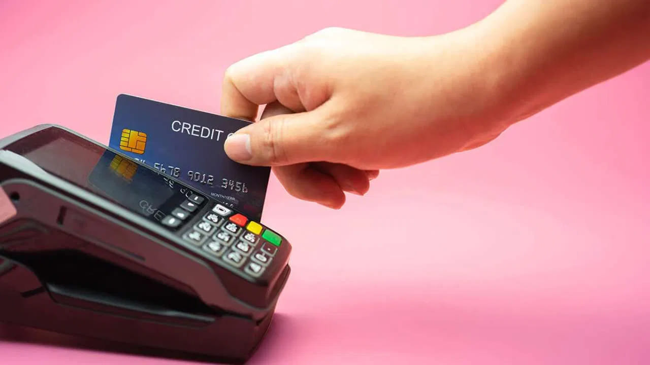 Credit Card: క్రెడిట్ కార్డును స్మార్ట్గా వాడటం ఎలా? ఇలా చేస్తే రూపాయి వడ్డీ కట్టాల్సిన పని ఉండదు..