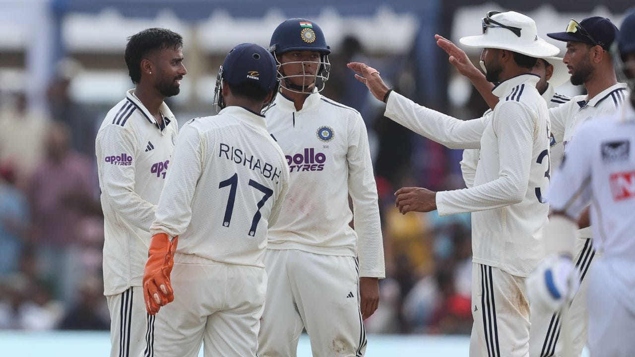 SL vs IND: గాలే టెస్టులో కుప్పకూలిన లంక.. టీమిండియాకు భారీ ఆధిక్యం..!