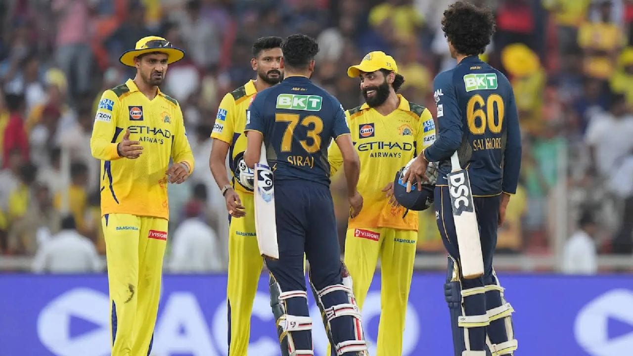 శివమ్ దూబేను వదులుకోవడం సాధ్యమేనా?: ఈ మార్పిడి ప్రక్రియలో గుజరాత్ ప్రధానంగా ఆశిస్తున్న పేరు శివమ్ దూబే. గత కొన్నేళ్లుగా చెన్నై సాధించిన విజయాల్లో దూబే పాత్ర ఎనలేనిది. స్పిన్ బౌలర్లను అలవోకగా సిక్సర్లుగా మలచడంలో అతనికి సాటి ఎవరూ లేరు. గత మెగా వేలంలో ఫ్రాంచైజీ అతన్ని ఏకంగా రూ.12 కోట్లకు అట్టిపెట్టుకుంది. అంతటి విలువైన హిట్టర్‌ను వదులుకోవడం చెన్నై యాజమాన్యానికి ఏమాత్రం తేలికైన నిర్ణయం కాదు. గుజరాత్ టైటాన్స్ మాత్రం సుందర్‌ను ఇవ్వాలంటే సమాన స్థాయి ఉన్న మ్యాట్చ్ విన్నర్‌ను బదులుగా డిమాండ్ చేస్తున్నట్లు సమాచారం. మిడిల్ ఓవర్లలో వేగంగా పరుగులు సాధించే ఫినిషర్ కొరతతో ఉన్న గుజరాత్‌కు దూబే రాక కొండంత బలాన్ని ఇస్తుందనడంలో సందేహం లేదు.
