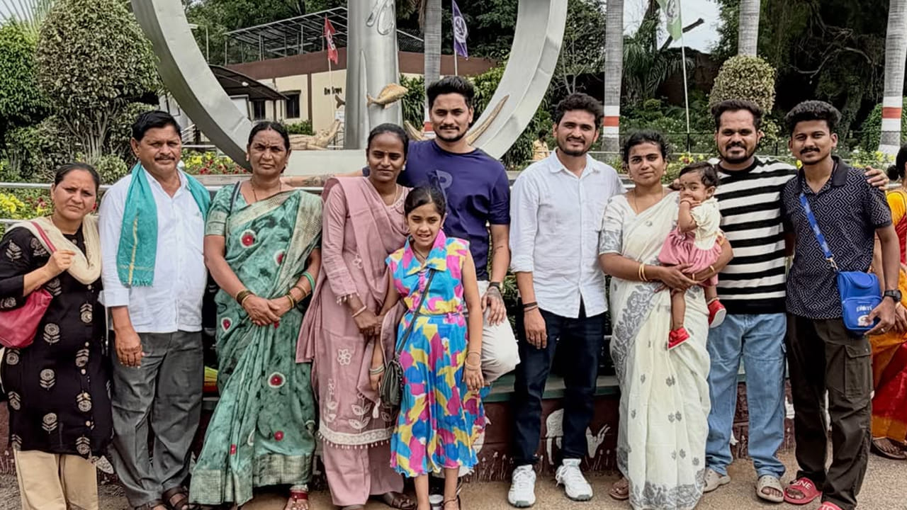 ప్రస్తుతం అత్తారింట్లో ఉంటోన్నఫైమా తన పర్సనల్ అండ్ ప్రొఫెషనల్ లైఫ్ నకు సంబంధించిన విషయాలను సోషల్ మీడియాలో షేర్ చేస్తోంది. తాజాగా ఆమె తన భర్త ఫ్యామిలీతో కలిసి సరదాగా హైదరాబాద్ లో ఉన్న జంతు ప్రదర్శనశాల కి వెళ్లింది.