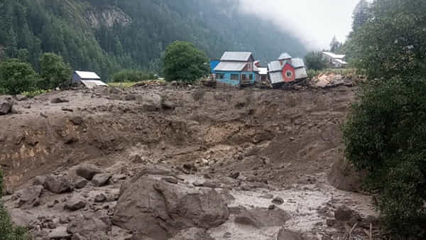 Cloudburst: జమ్ముకశ్మీర్లో వరుణుడి బీభత్సం.. మెరుపు వరదల్లో 31 మంది మృతి
