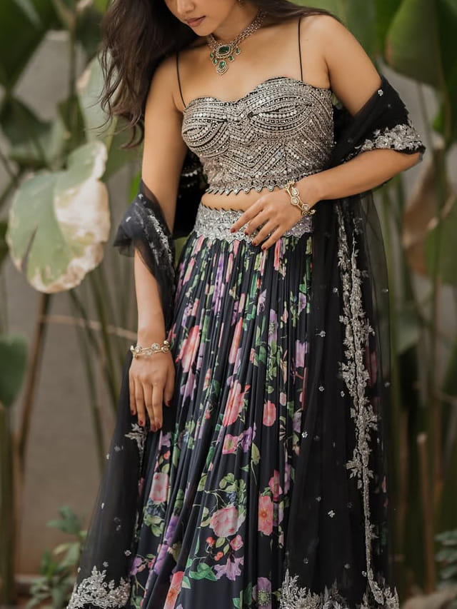 గత్తరలేపిన సీరియల్ బ్యూటీ.. హీరోయిన్లకు ధీటుగా గ్లామర్ సెగలు..