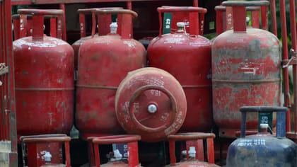 LPG గ్యాస్ వినియోగదారులకు షాక్.. ఆ ఇళ్లల్లో కనెక్షన్లు రద్దు..!