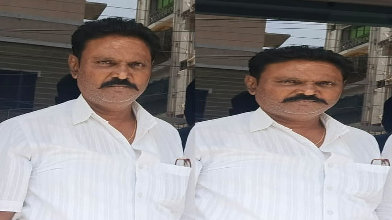 కళ్లల్లో కారం చల్లి… కత్తులతో నరికి… RMP డాక్టర్ హత్య కేసులో షాకింగ్ ట్విస్ట్..!