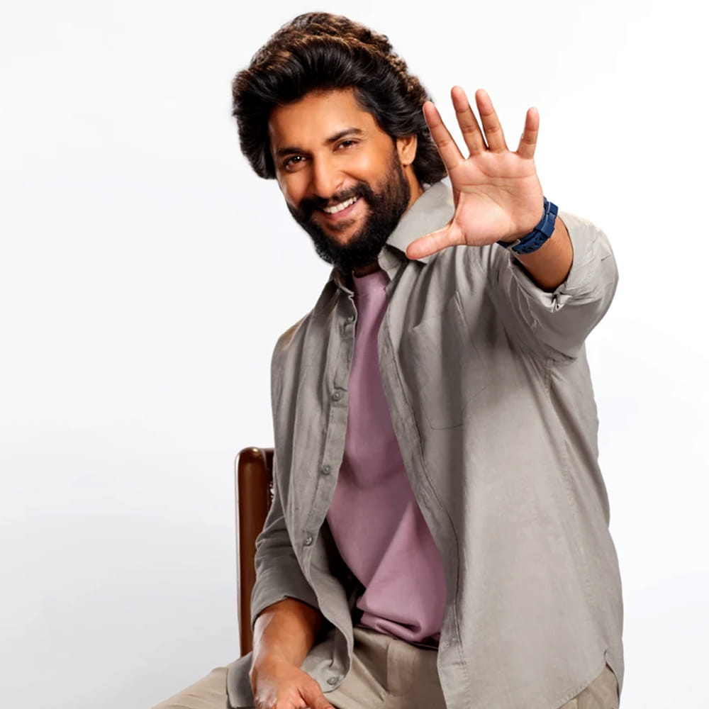 నాని సినిమా కోసం ఆడియన్స్ ఎప్పటినుంచో ఎదురుచూస్తున్నారు. నాని సినిమాలకు మినిమమ్ గ్యారెంటీ ఉంటుంది. ఫ్యామిలీ మొత్తం వెళ్లి చూసి ఎంజాయ్ చేసేలా ఉంటాయి. అది ఏ జోనర్ సినిమా అయినా నాని సినిమా అంటే చాలు ఫ్యాన్ థియేటర్స్ కు క్యూ కడతారు. ఇక దసరాలాంటి మాస్ మసాలా సినిమా తర్వాత హాయ్ నాన్నలాంటి ఫ్యామిలీ సినిమాతో కట్టిపడేసాడు.