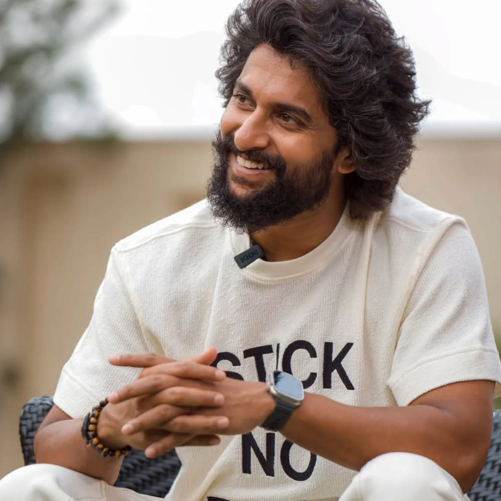 దసరా సినిమా నుంచి నాని వరుసగా హిట్స్ కొడుతున్నాడు. దసరా, హాయ్ నాన్న, సరిపోదా శనివారం సినిమాలతో ప్రేక్షకులను అలరించారు నాని. ఇక ఇప్పుడు ది ప్యారడైజ్ అనే సినిమాతో ప్రేక్షకుల ముందుకు రానున్నారు. మాస్ డైరెక్టర్ శ్రీకాంత్ ఓదెల దర్శకత్వంలో ఈ సినిమా తెరకెక్కుతుంది. గతంలో శ్రీకాంత్ ఓదెల నానితో కలిసి దసరా అనే సినిమా చేశారు. ఆ మాస్ యాక్షన్ ఎంటర్టైనర్ కూడా భారీ విజయాన్ని అందుకుంది.