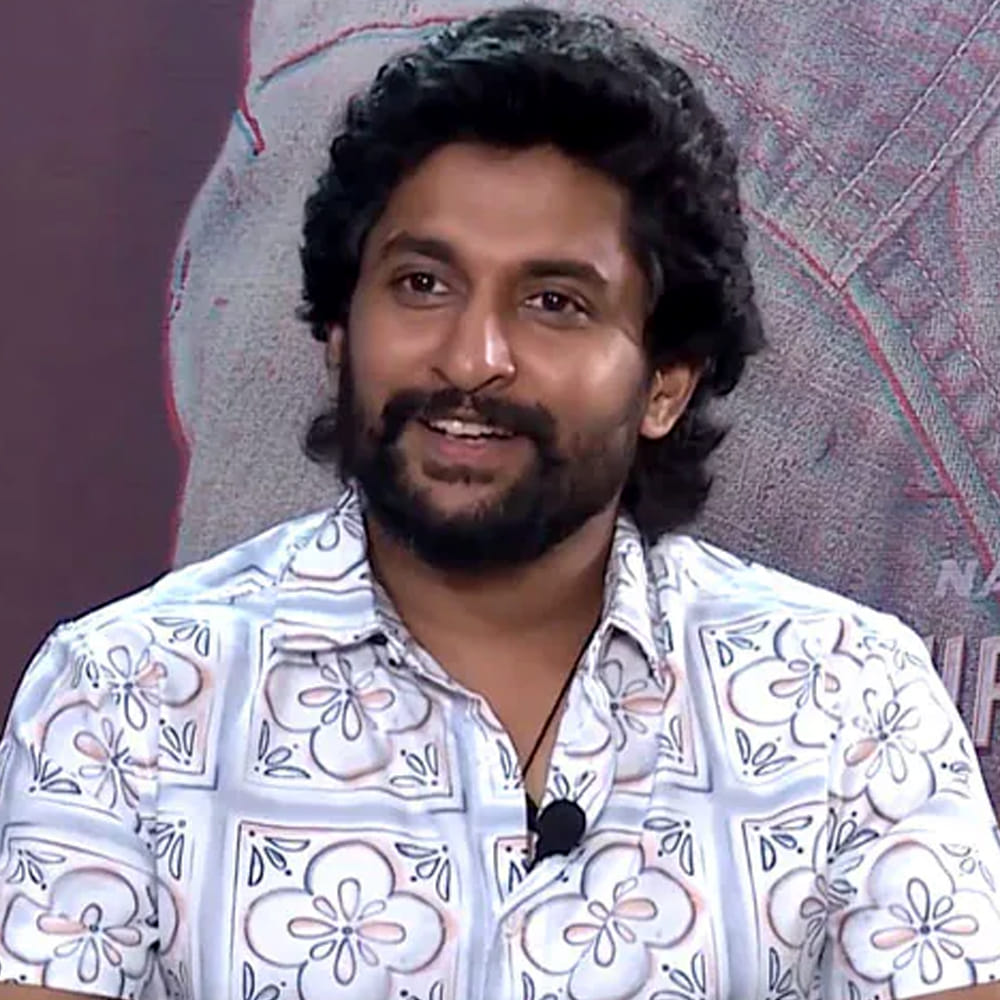 ఇక ఇప్పుడు మరోసారి ఈ ఇద్దరి కాంబోలో రాబోతున్న సినిమా కావడంతో ఈ సినిమా పై భారీ అంచనాలు క్రియేట్ అయ్యాయి.నాని, సోనాలి కులకర్ణి, మోహన్ బాబు, రాఘవ్ జుయల్ ప్రధాన పాత్రల్లో నటించిన ఈ సినిమా తెలుగుతో పాటు తమిళ, కన్నడ, మలయాళ, హిందీ, బెంగాలీ భాషల్లో రిలీజ్ చేయనున్నారు. ఇక ఈ సినిమాలో నాని జోడిగా కయాదు లోహర్ కథానాయికగా నటిస్తుంది. ఓ ఇంటర్వ్యూలో మాట్లాడుతూ ఆసక్తికర విషయాలను పంచుకున్నారు. 