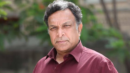 డబ్బుల కోసం హోటల్లో వెయిటర్‏గా పనిచేశా..