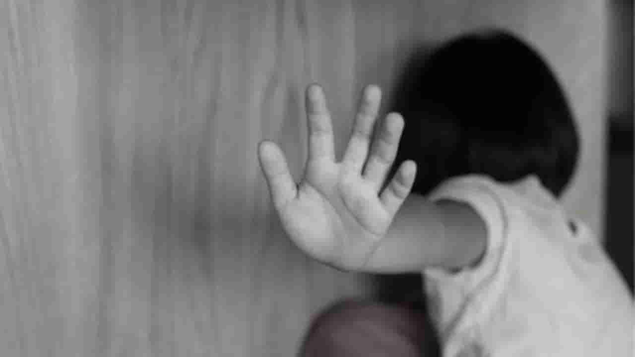 ఛీ..ఛీ.. ఇదెక్కడి పైశాచికం! స్కూల్లో పిల్లాడిపై దారుణం.. టీచర్పై పోక్సో కేసు నమోదు