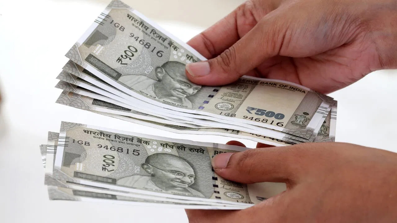 పని చేయకున్నా ప్రతి నెలా 9250 గ్యారెంటీ ఆదాయం.. కేంద్రం తెచ్చిన ఈ సూపర్ స్కీమ్ గురించి తెలిస్తే..