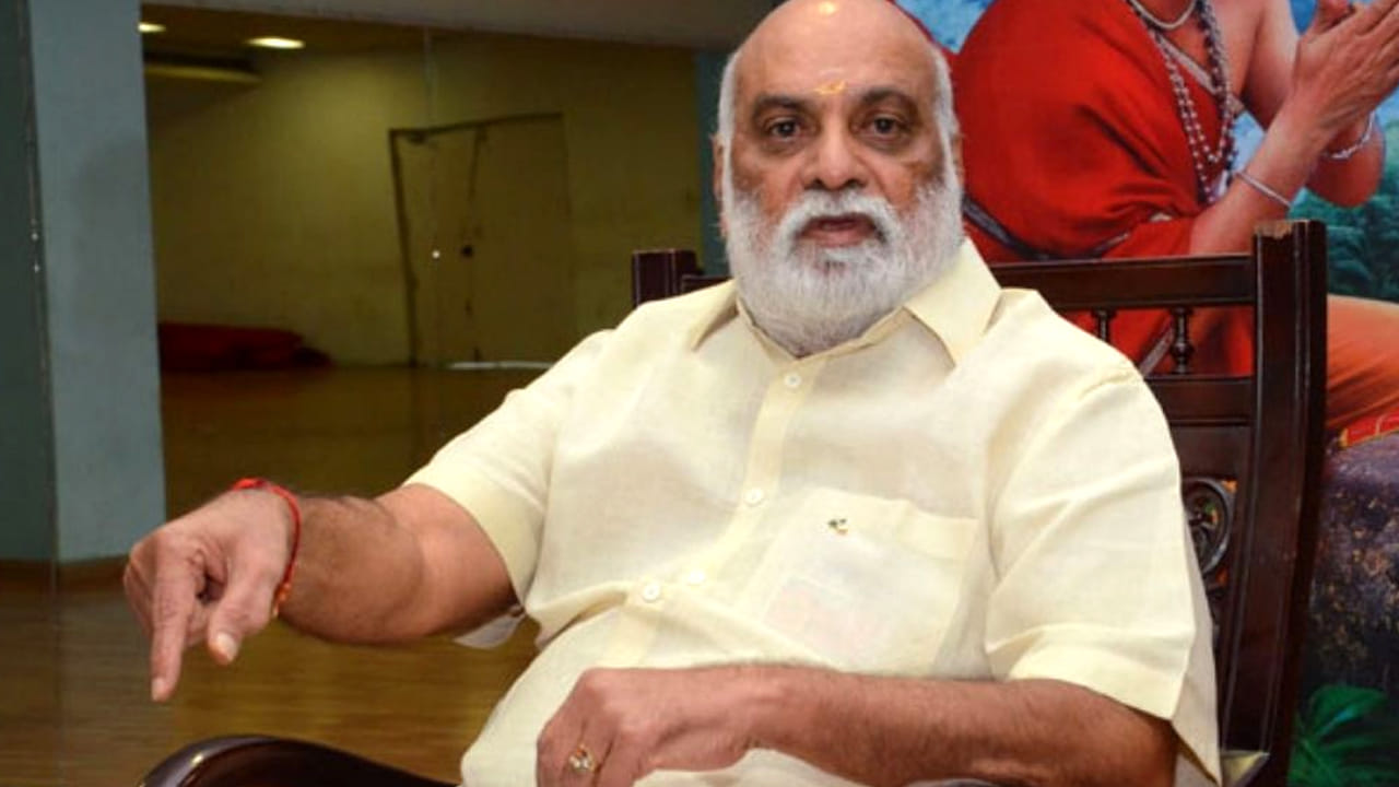 ఆ ఒక్క హీరోతో 12 సినిమాలు చేస్తే పది హిట్ అయ్యాయి.. ఆసక్తికర విషయం చెప్పిన రాఘవేంద్రరావు