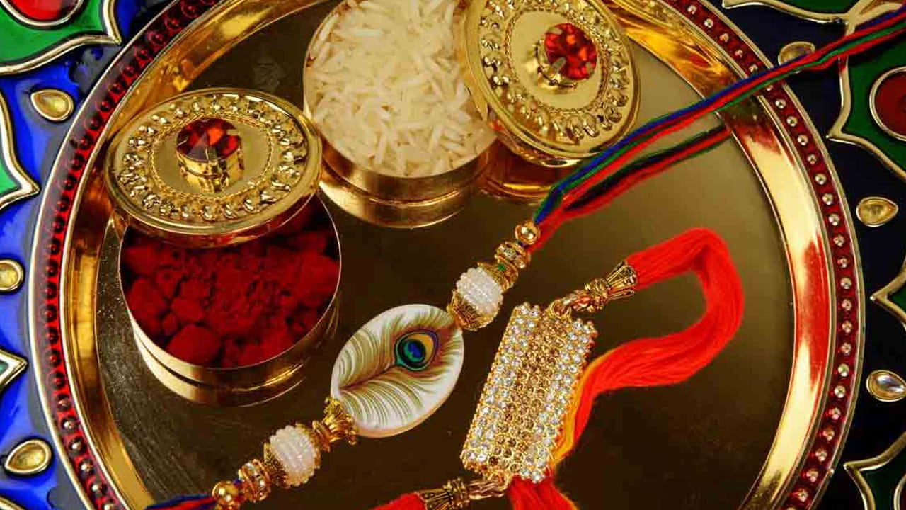  నోట్ : ఈ వార్తలలో ఇవ్వబడిన సమాచారం మత విశ్వాసాలపై ఆధారపడి ఉంది. పాఠకుల ఆసక్తి మేరకు.. పలువురు పండితుల సూచనలు, వారి తెలిపిన అంశాల ఆధారంగా అందించినవి మాత్రమే.. వీటిలో ఎలాంటి శాస్త్రీయ ఆధారాలు లేవని పాఠకులు గమనించాలి. టీవీ9 తెలుగు దీనిని ధృవీకరించలేదు