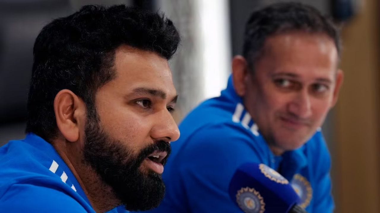 చీఫ్ సెలెక్టర్కు షాకిచ్చిన బోర్డు సెక్రటరీ..: అగార్కర్ ప్లాన్స్ లీక్ కావడం, రోహిత్ సెంచరీతో చెలరేగడంతో బీసీసీఐ సెక్రటరీ దేవాజిత్ సైకియా నేరుగా రంగంలోకి దిగారు. అగార్కర్తో చర్చించకుండానే ఆయన కీలక ప్రకటన విడుదల చేశారు. రోహిత్ శర్మ రెగ్యులర్ సభ్యుడని, జట్టు ప్రణాళికల్లో ఉన్నంత కాలం అతడు ఆడతాడని స్పష్టం చేశారు. లార్డ్స్ వన్డే అతనికి ఆఖరిది కాదని బహిరంగంగా చెప్పడం ద్వారా చీఫ్ సెలెక్టర్ నిర్ణయానికి బీసీసీఐ చెక్ పెట్టినట్లయింది. 2027 వన్డే ప్రపంచ కప్లో రోహిత్ ఉండకూడదని మేనేజ్మెంట్ కోరుకుంటున్నట్లు వార్తలు వచ్చినప్పటికీ, ఈ వ్యవహారం నడిచిన తీరు బోర్డు ప్రతిష్టను దెబ్బతీసిందనే భావన వ్యక్తమవుతోంది.