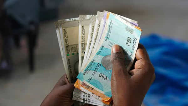 Savings Plan: రోజుకు రూ.20 పెట్టుబడితో రూ.3 లక్షలు మీకే.. ఇలాంటి స్కీమ్ ఎక్కడా చూసి ఉండరు.. లోన్ కూడా పొందే ఛాన్స్..